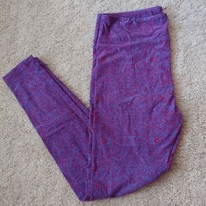 LuLaRoe Tall & Curvy Leggings